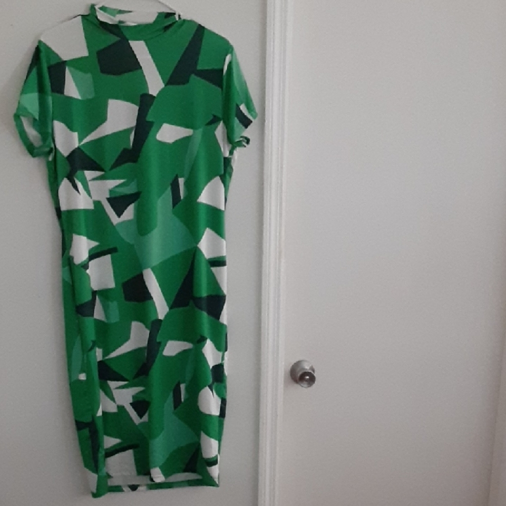 Abstract Green Midi Dress